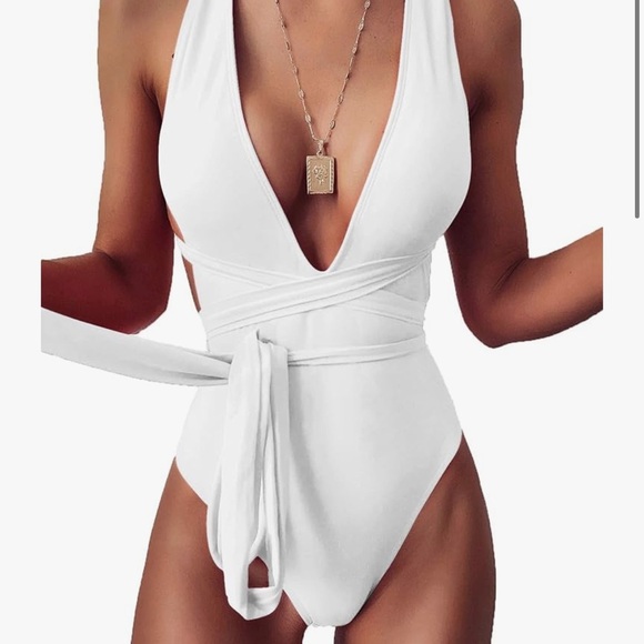 Other - White Sexy Strappy Swimsuit